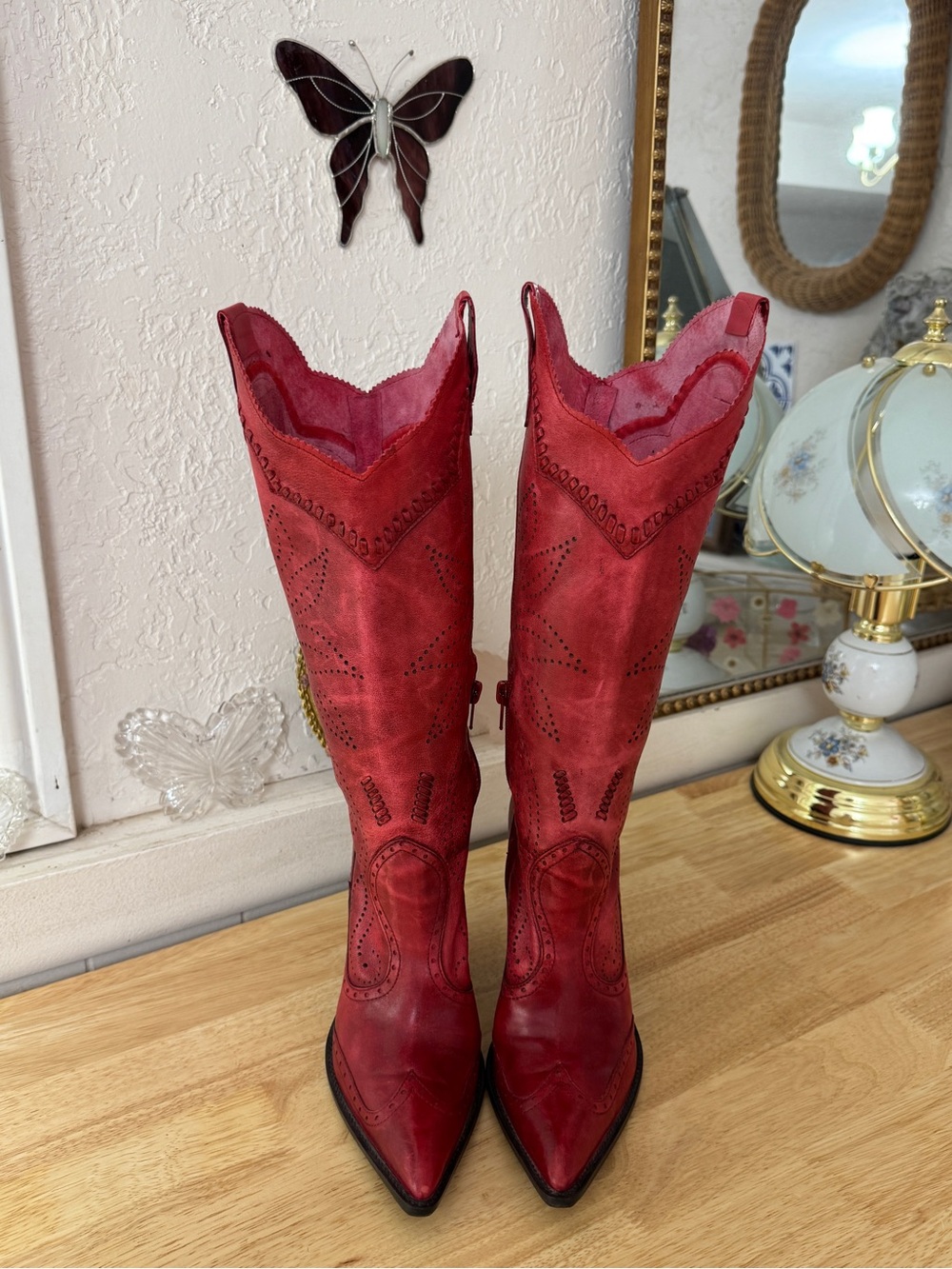Whimsical BCBG Girls Red Western Cowboy Boots Pointed Toe Block Heel Size 5.5 - Picture 2 of 16